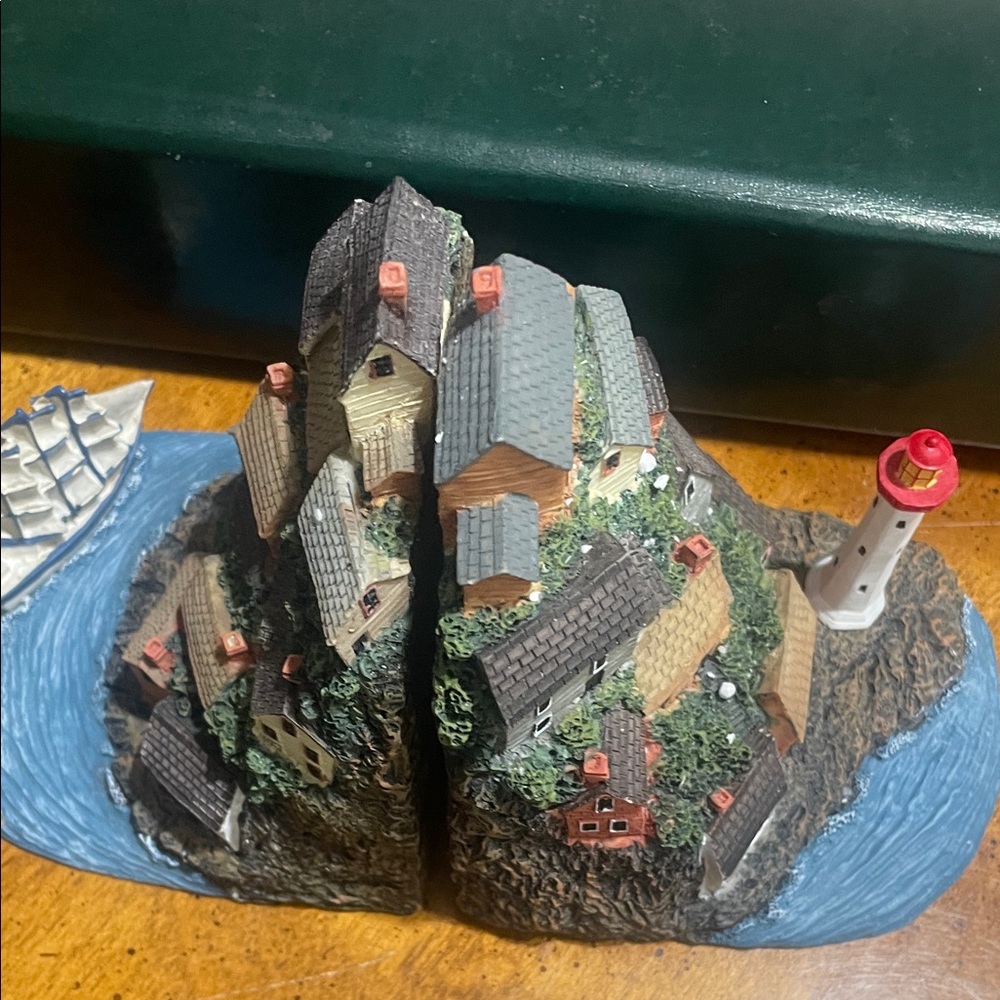 Coastal Village Bookends with Lighthouse - Picture 5 of 5